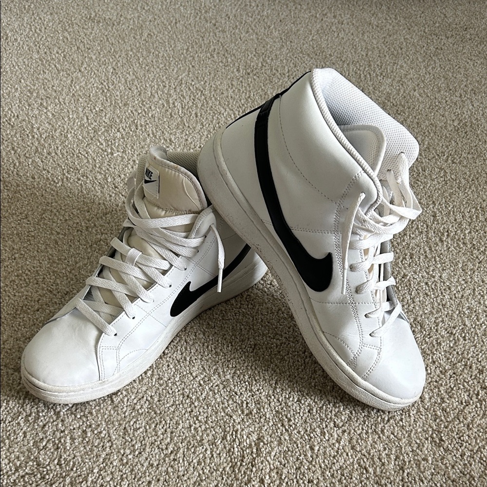 Nike Men's White and Black Sneakers